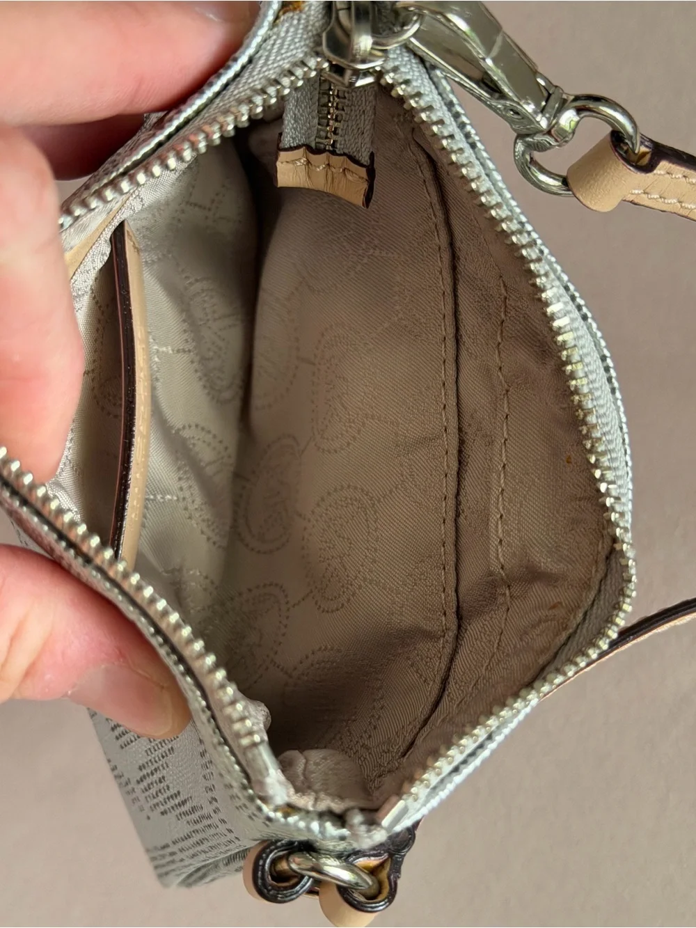 MICHAEL KORS Signature Jet Set Silver Metallic Wristlet